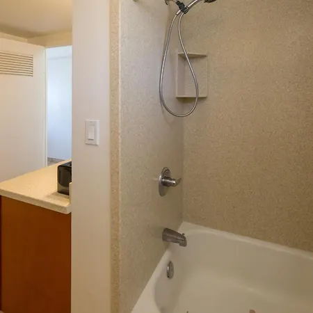 Waikiki Shore By Outrigger Honolulu Extérieur photo