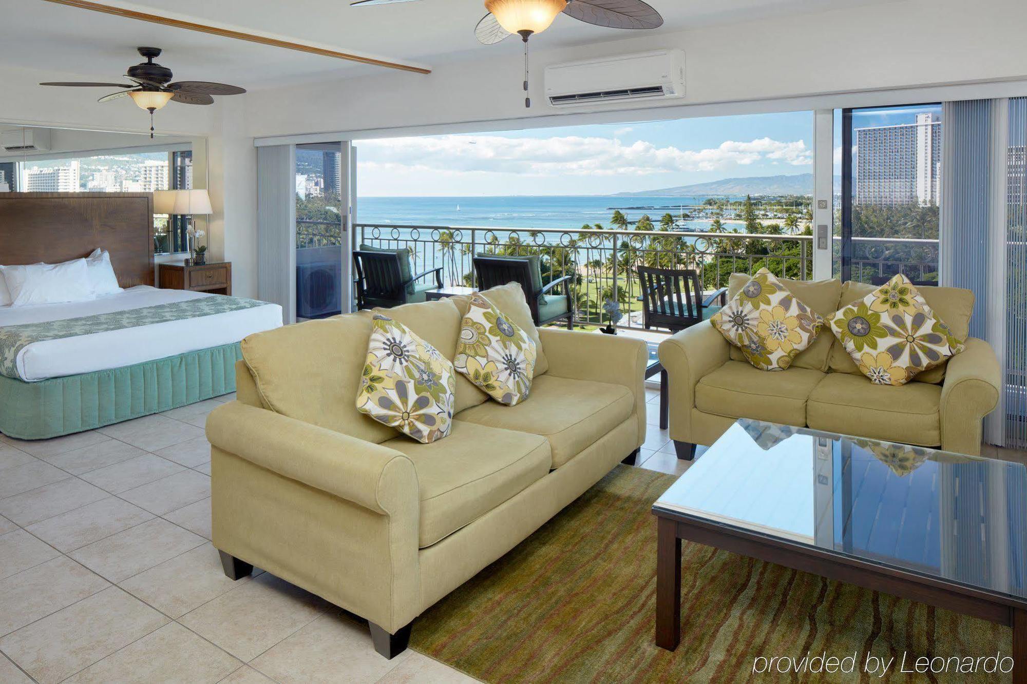Waikiki Shore By Outrigger *